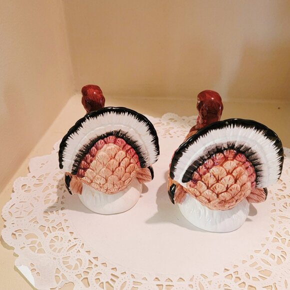 Vintage Ceramic Turkey Salt And Pepper Shakers, Thanksgiving Holiday Tablescape - Picture 5 of 9